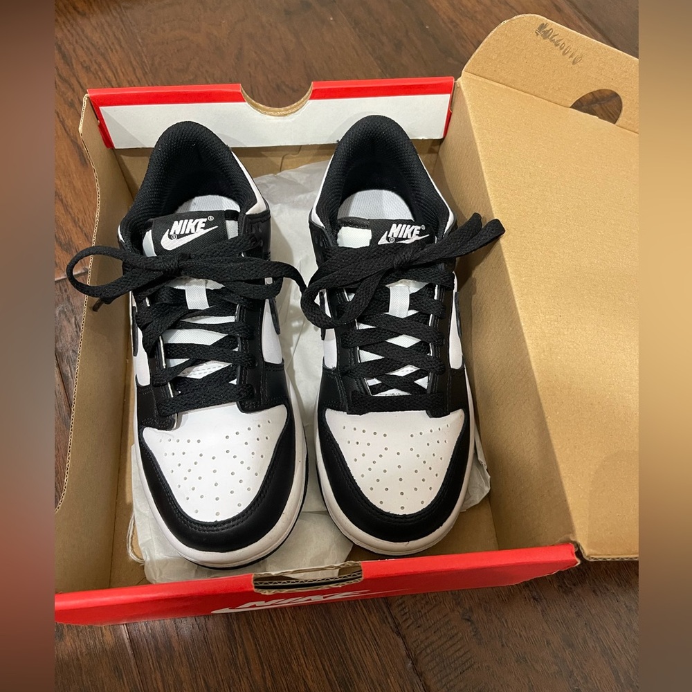 Nike Dunks Panda - image 8